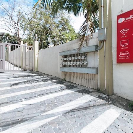 RedDoorz Plus @ A Rita Street San Juan San Juan  Exterior foto